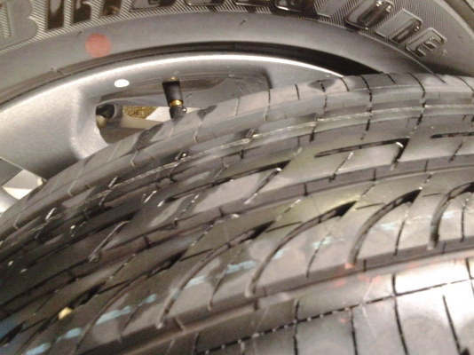 แม็ก nissan juke พร้อมยางปี 14 แม็ก nissan juke พร้อมยางปี 14