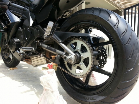 ขายNINJA 650 2012 สีดำเงา ออกศูนย์โมโตตากสิน รถซื้อเงินสด เจ้าของมือเดียว สภาพใหม่ใช้น้อย23,xxxกม.(แท้)ดูแลดี ขี่ไม่ลากรอบสูงท่อเดิม(ไม่เคยเปลี่ยนท่อ) เข้าเช็คศูนย์ตรงกำหนดและเข้าเช็ค24,000กม.แล้วที่โมโตตากสิน รถสมบูรณ์ไม่มีปัญหาใดๆครับ พร้อมของแต่ง ยางPI