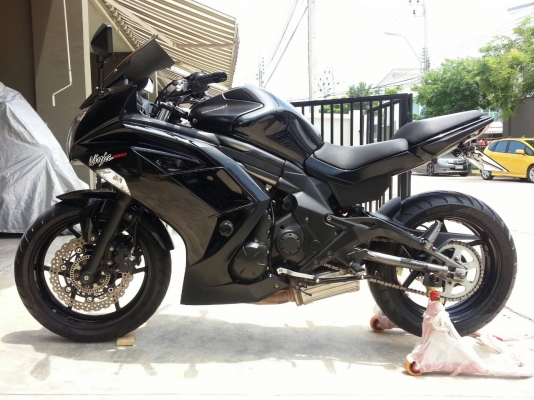 ขายNINJA 650 2012 สีดำเงา ออกศูนย์โมโตตากสิน รถซื้อเงินสด เจ้าของมือเดียว สภาพใหม่ใช้น้อย23,xxxกม.(แท้)ดูแลดี ขี่ไม่ลากรอบสูงท่อเดิม(ไม่เคยเปลี่ยนท่อ) เข้าเช็คศูนย์ตรงกำหนดและเข้าเช็ค24,000กม.แล้วที่โมโตตากสิน รถสมบูรณ์ไม่มีปัญหาใดๆครับ พร้อมของแต่ง ยางPI