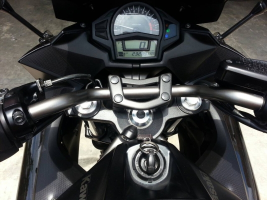 ขายNINJA 650 2012 สีดำเงา ออกศูนย์โมโตตากสิน รถซื้อเงินสด เจ้าของมือเดียว สภาพใหม่ใช้น้อย23,xxxกม.(แท้)ดูแลดี ขี่ไม่ลากรอบสูงท่อเดิม(ไม่เคยเปลี่ยนท่อ) เข้าเช็คศูนย์ตรงกำหนดและเข้าเช็ค24,000กม.แล้วที่โมโตตากสิน รถสมบูรณ์ไม่มีปัญหาใดๆครับ พร้อมของแต่ง ยางPI