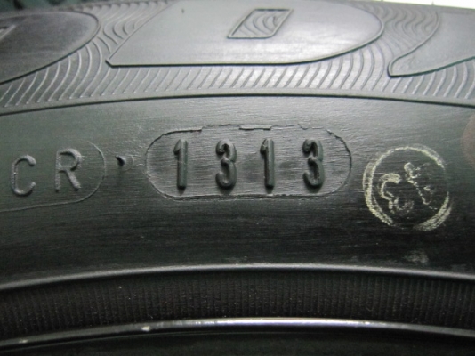 ขายกะทะพร้อมยางป้ายแดง Honda Jazz ขอบ 15 สภาพใหม่มากๆ