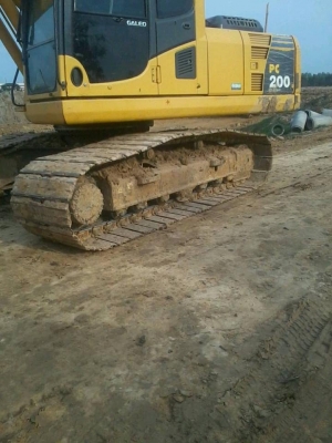 ขายเเบ็คโฮ โคมัสสุ 200 - 8 สภาพพร้อมใช้งาน ทำงาน 17,000 ชั่วโมง โซ่เปลี่ยนไหม่ เอวเเน่น เเอร์ไฟฟ้าครบ ราคา 1,850,000 บาท โทร 087-9666599 คุณหนาม