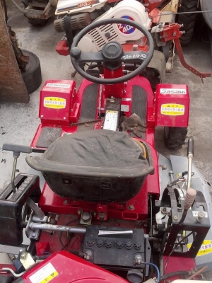 ขายรถตัดหญ้านั่งขับ คันที่ 2 สภาพสวย เก่าญี่ปุ่น