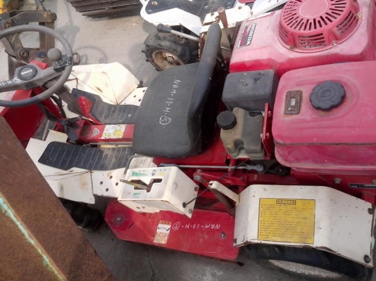 ขายรถตัดหญ้าเก่าญี่ปุ่น คันที่ 3 สภาพสวย