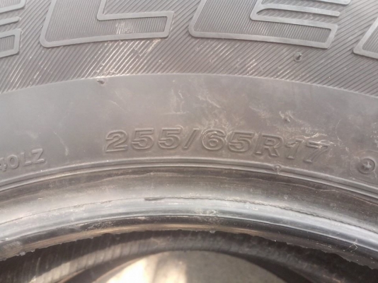 ขายยางสวยมากครับ ขอบ 265/65/17 ปี2013 -265/55/17 ปี2012 ขายยางสวยมากครับ ขอบ 265/65/17 ปี2013 -265/55/17 ปี2012