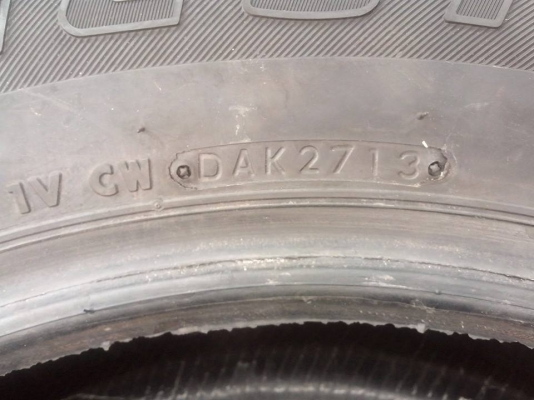 ขายยางสวยมากครับ ขอบ 265/65/17 ปี2013 -265/55/17 ปี2012 ขายยางสวยมากครับ ขอบ 265/65/17 ปี2013 -265/55/17 ปี2012