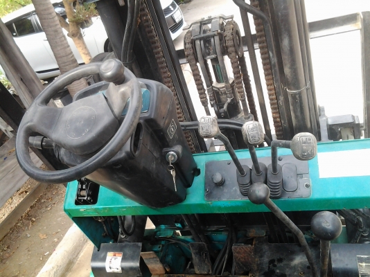 ขายรถโฟล์คลิฟท์ SHINKO 2.5ตัน เครื่องยนต์ดีเซล2300นิสสัน ปี2008 เสาร์สูง 5 เมตร พร้อมใช้งานครับขาย 149000 บาท