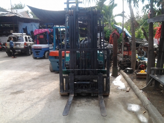 ขายรถโฟล์คลิฟท์ SHINKO 2.5ตัน เครื่องยนต์ดีเซล2300นิสสัน ปี2008 เสาร์สูง 5 เมตร พร้อมใช้งานครับขาย 149000 บาท