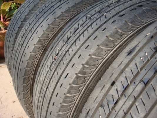 ขายยาง Bridgestone  Duravis 205 70 15 ปี 12