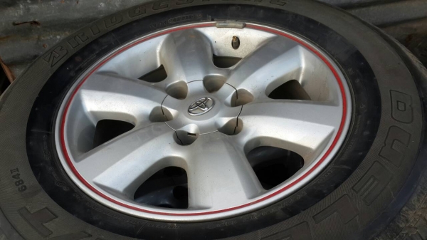 แม็ก toyota พรีรันเนอร์  ขอบ17  พร้อมยาง 265 65 17  1ชุด