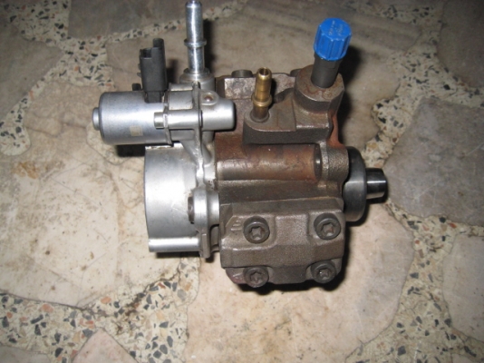 ขายปั้มคอมมอนเรล 3 โรเตอร์ 4,300 เหลือ 2,800