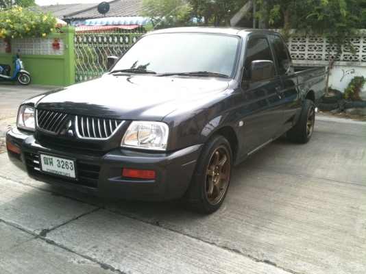 ขายสตราด้า 2.5 เทอร์โบว์ ปี05 ราคาต่อลองได้ ว่ามาเลย ขายได้ขายเลยครับ