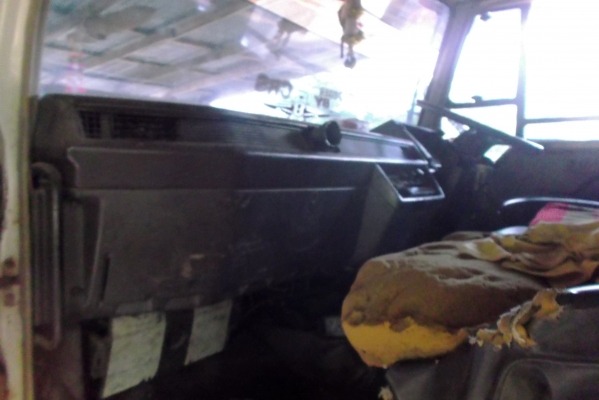 ขายด่วนรถสิบล้อหลงFN527TDชีL3923ดรั้มเครือง195แรงม้า