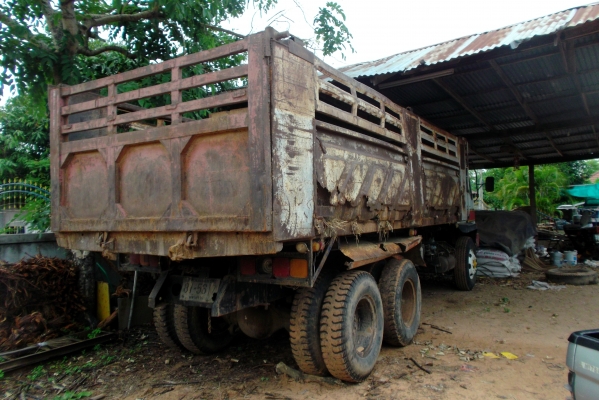 ขายด่วนรถสิบล้อหลงFN527TDชีL3923ดรั้มเครือง195แรงม้า