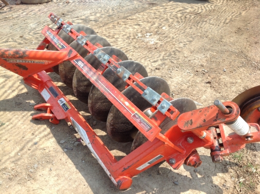 ปัญญาแทรคเตอร์มาแล้ว...จัดมาให้ คูโบต้า L3608 ใบมีดคานล่าง ผาน6X22 พร้อมโรตาลี่ตราช้าง ทำงาน1286ชม. พร้องจัดส่งทั่วไทยคับ จัดส่ง อ.เมือง จ.พิจิตร