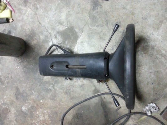 ขายคอพวงมาลัย bmw e12