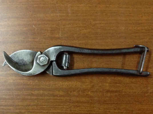 ขายคีมตัดกิ่งโบราณจาก อังกฤษ ขายคีมตัดกิ่งโบราณจาก อังกฤษ