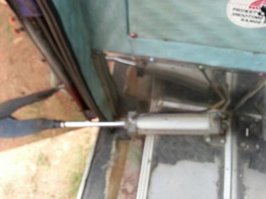 รถบัส ฮีโน่ 6 ล้อ KL545 168 แรงม้า. ปี 32 สนใจติดต่อ 081 - 6079515 รถบัส ฮีโน่ 6 ล้อ KL545 168 แรงม้า. ปี 32 สนใจติดต่อ 081 - 6079515