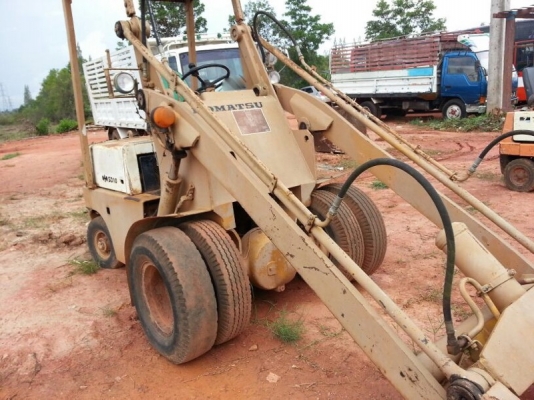 รถตัก 6 ล้อ KOMATSU SD10. สนใจติดต่อ 081 - 6079515 รถตัก 6 ล้อ KOMATSU SD10. สนใจติดต่อ 081 - 6079515