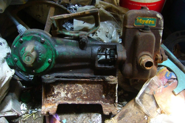 ปั๊มน้ำโบราณ Myers