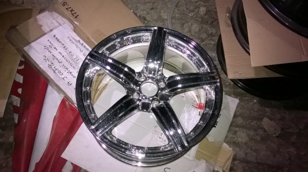 ขายล้อแม็ก ขอบ 17 4 รู 100 สไตล์ vip