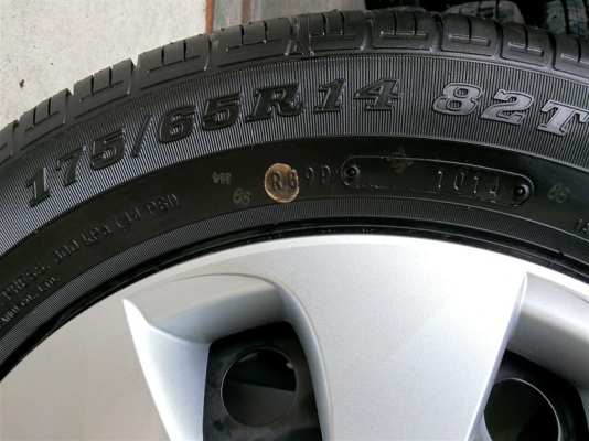 ล้อกะทะ New yaris2015 ยาริส พร้อมยาง 175 65 14 ล้อกะทะ New yaris2015 ยาริส พร้อมยาง 175 65 14