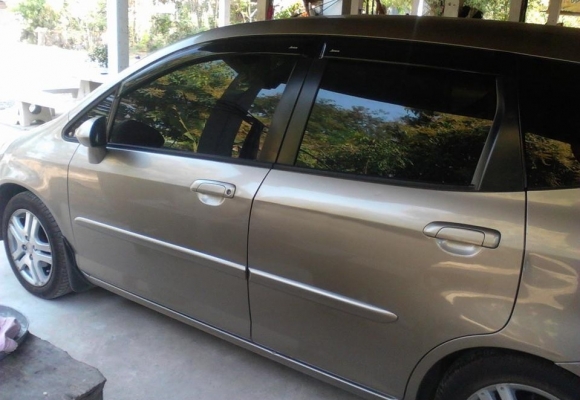 ขาย HONDA JAZZ ค่ะ