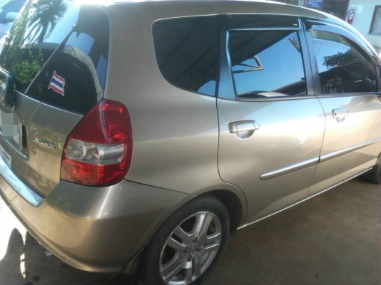 ขาย HONDA JAZZ ค่ะ