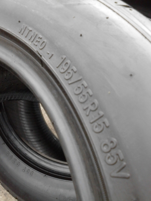 195/55R15  NITTO NEO GEN  มี 2 เส้นครับ TEL.081-427-3941