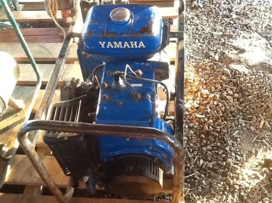 เครื่องปั่นไฟ2เครื่องyamahaและhayashi