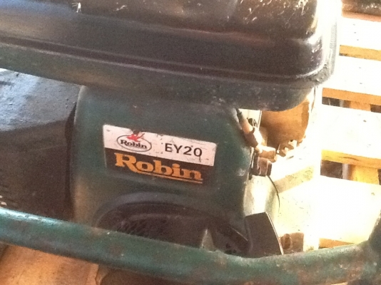 เครื่องปั่นไฟ2เครื่องyamahaและhayashi