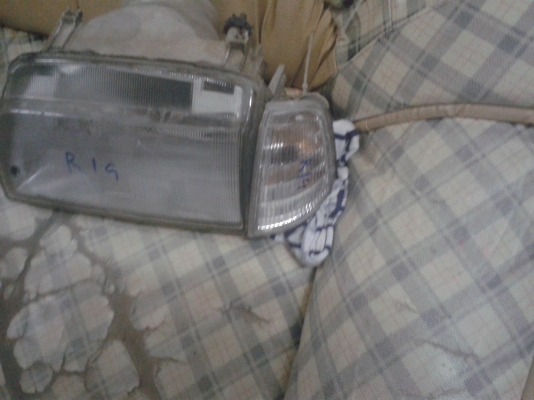 ไฟหน้าเรโนอา19พร้อมไฟมุม 800 ไฟหน้าเรโนอา19พร้อมไฟมุม 800