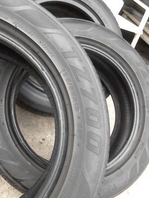 195/55R15  FIRESTONE TZ700   มี 2 เส้นครับ TEL.081-427-3941