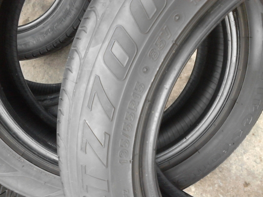 195/55R15  FIRESTONE TZ700   มี 2 เส้นครับ TEL.081-427-3941