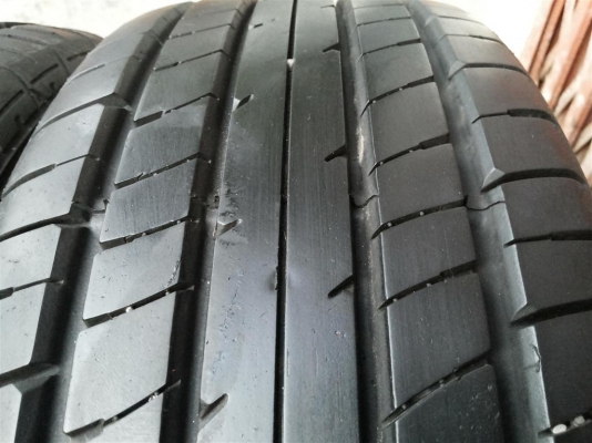 ล้อแม็กซ์มาสด้า2 ปี2013  ยาง 185 55 15 สภาพป้ายแดง