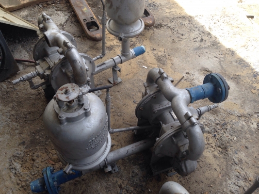 ขายปั้มไดอะเเฟรม Sandpiper made in USA พร้อมถังแรงดัน สภาพจอดนาน มี 4 ชุดครับ ขายปั้มไดอะเเฟรม Sandpiper made in USA พร้อมถังแรงดัน สภาพจอดนาน มี 4 ชุดครับ