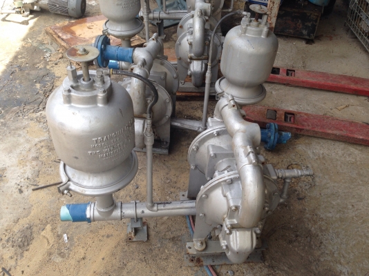 ขายปั้มไดอะเเฟรม Sandpiper made in USA พร้อมถังแรงดัน สภาพจอดนาน มี 4 ชุดครับ