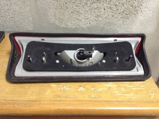 ไฟเบรคบนหลังคา นาวาร่า แท้สภาพสวยราคา 450 บาท ไฟเบรคบนหลังคา นาวาร่า แท้สภาพสวยราคา 450 บาท