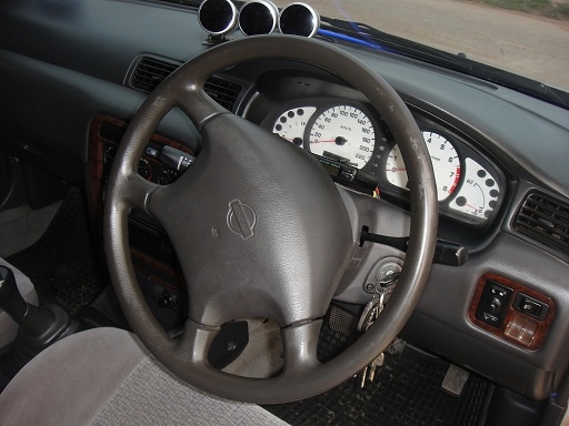 >> 89000 บ.ขาย NISSUN SUNNY ปี 99 เครื่อง SR 20 แรงๆ