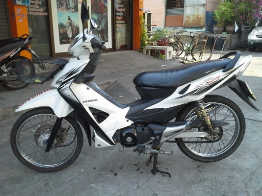 wave 125 x ปี 52 สีขาว ดิสก์หน้า เครื่องดี แน่นๆ ทดลองขับได้ทุกวัน