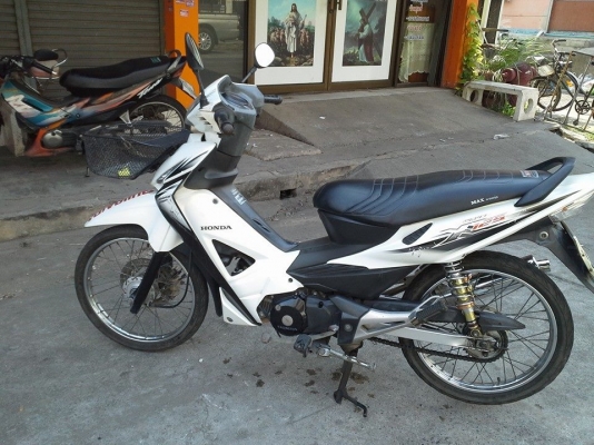 wave 125 x ปี 52 สีขาว ดิสก์หน้า เครื่องดี แน่นๆ ทดลองขับได้ทุกวัน