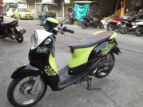 Fino ปี 54 สีเขียว ดำ รถสวย เครื่องเงียบกริบ ชุดสีสด ทดลองขับได้ทุกวันจ้า