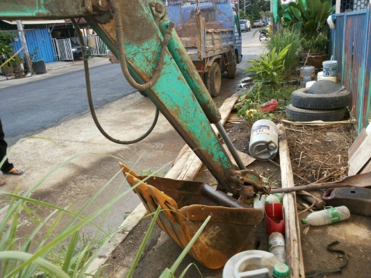 ขายแม็คโครKOMATSU PC30-7 พร้อมใช้งาน เครื่องแน่นมาก สตาร์ทที่เดียวติด แทคเพิ่งเปลี่ยน ราคา 240000 บาท