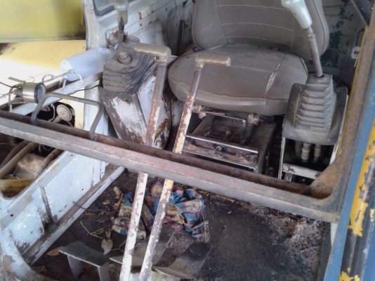 ขายรถแบ็คโฮ Kobelco sk 200 mark 2 เครื่อง 6D31 ปั๊ม K3V เอกสารเล่มทะเบียน