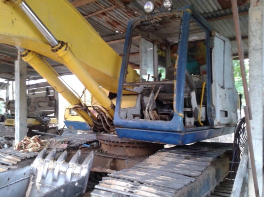 ขายรถแบ็คโฮ Kobelco sk 200 mark 2 เครื่อง 6D31 ปั๊ม K3V เอกสารเล่มทะเบียน