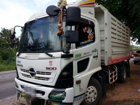 รถฮีโน่ 6 ล้อดั้ม 175 แรงม้า. ปี 54 ( รถวิ่ง 8x,xxx กม. ) สนใจติดต่อ 081 - 6079515 รถฮีโน่ 6 ล้อดั้ม 175 แรงม้า. ปี 54 ( รถวิ่ง 8x,xxx กม. ) สนใจติดต่อ 081 - 6079515