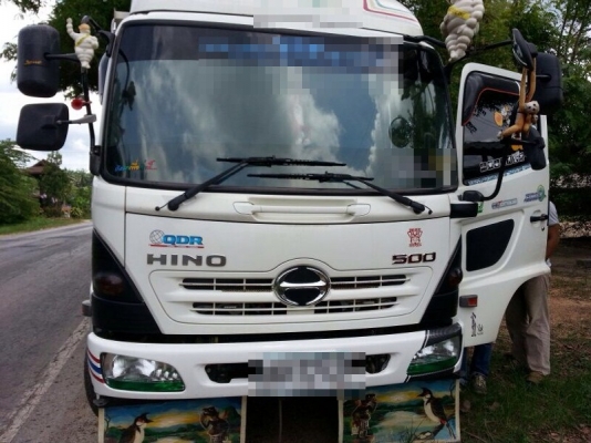 รถฮีโน่ 6 ล้อดั้ม 175 แรงม้า. ปี 54 ( รถวิ่ง 8x,xxx กม. ) สนใจติดต่อ 081 - 6079515 รถฮีโน่ 6 ล้อดั้ม 175 แรงม้า. ปี 54 ( รถวิ่ง 8x,xxx กม. ) สนใจติดต่อ 081 - 6079515