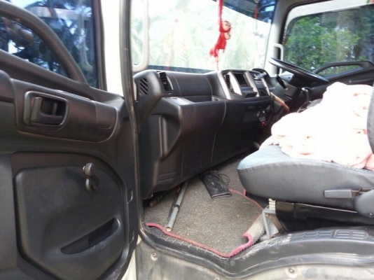 รถฮีโน่ 6 ล้อดั้ม 175 แรงม้า. ปี 54 ( รถวิ่ง 8x,xxx กม. ) สนใจติดต่อ 081 - 6079515 รถฮีโน่ 6 ล้อดั้ม 175 แรงม้า. ปี 54 ( รถวิ่ง 8x,xxx กม. ) สนใจติดต่อ 081 - 6079515