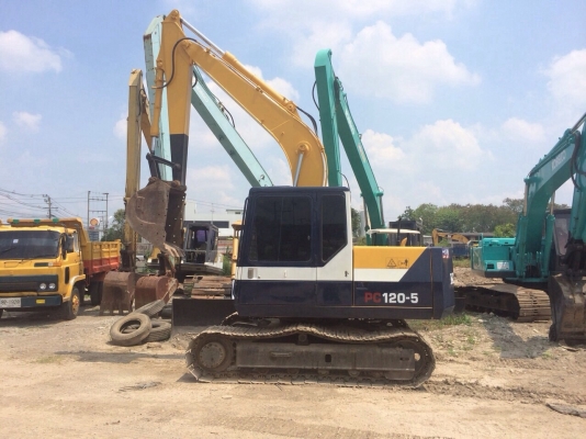 ขายรถแมคโครPC100-5 สภาพพร้อมใช้ ระบบไฟฟ้าครบ สนใจติดต่อ บอย085-156-2314