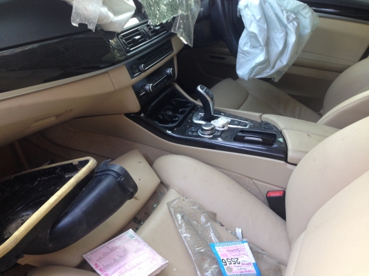 ขายซาก BMW 525d ปี 2012 สีขาวพร้อมเล่มโอนลอย ขายซาก BMW 525d ปี 2012 สีขาวพร้อมเล่มโอนลอย